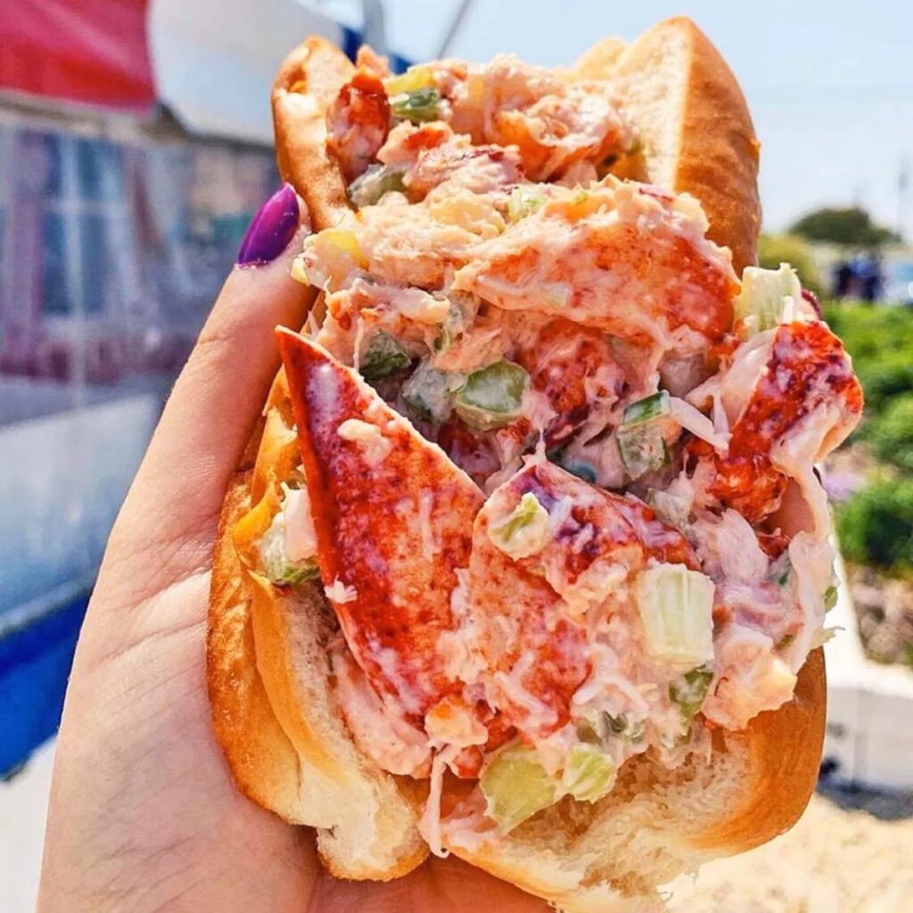 Maine vs Connecticut Lobster Rolls Which Are Better? GoldbellyGoldbelly