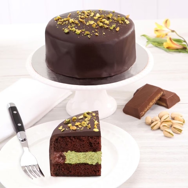 Dubai Chocolate Cake We Take the Cake