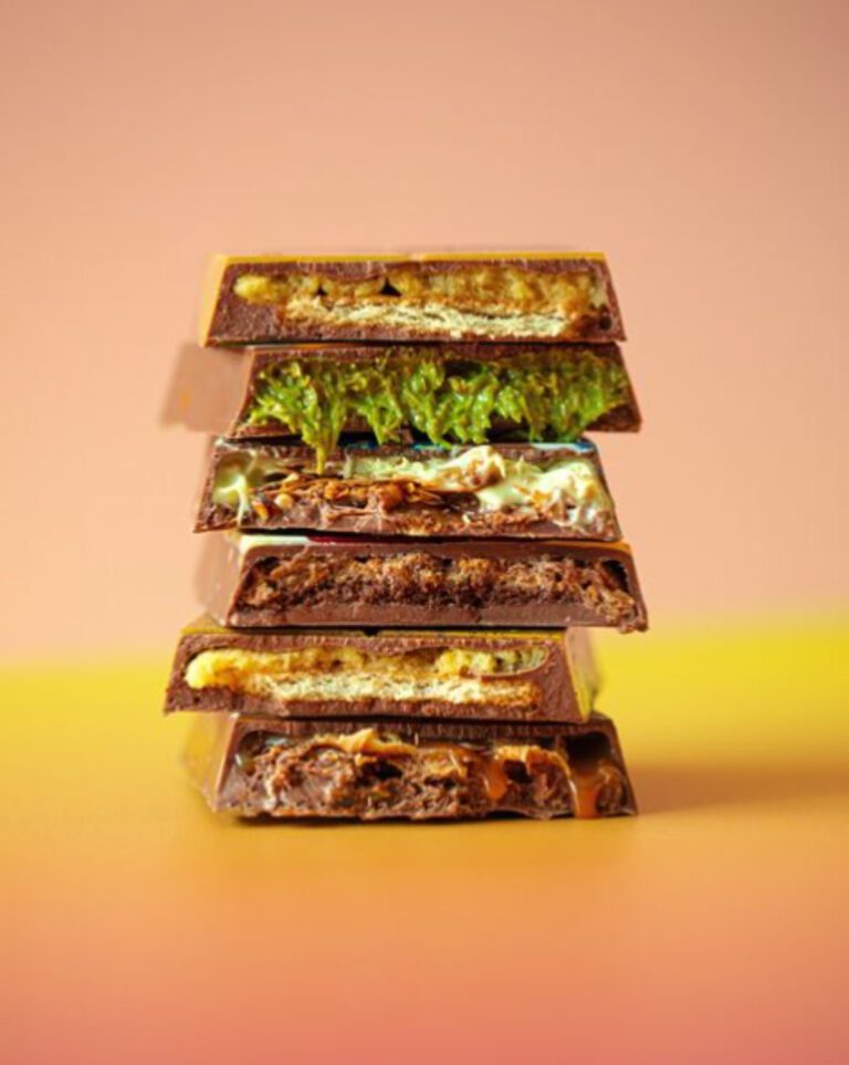 What is a Dubai Chocolate Bar: TikTok's Viral Sensation 🍫