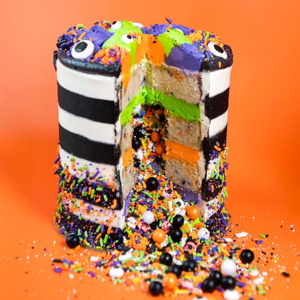 HALLOWEEN SPOOKY SPRINKLE SURPRISE CAKE